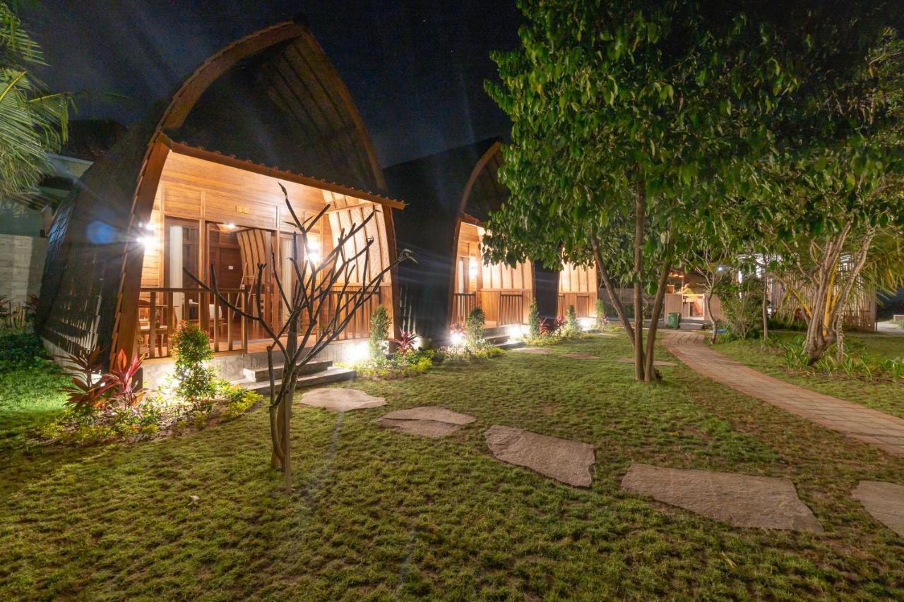Wooden Puri Guesthouse by Bukit Vista Uluwatu  Bagian luar foto